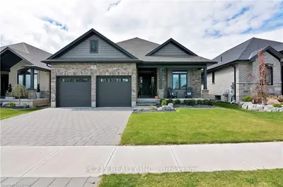 30 ELWOOD Street, Strathroy-Caradoc, ON N7G 0G5