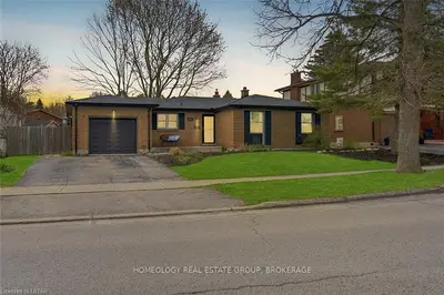 447 GRAND VIEW Avenue, London South, ON N6K 2T4