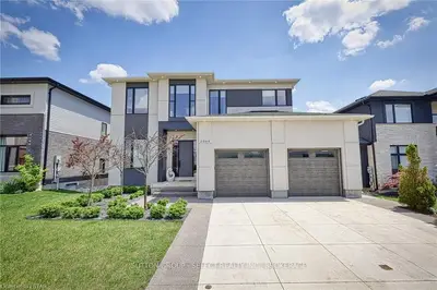 2060 TYSON Walk, London South, ON N6K 0H8
