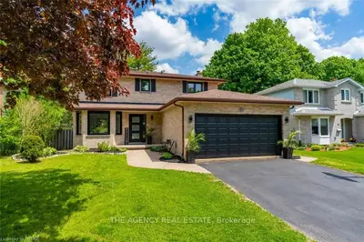 60 WALMER, London North, ON N6G 4H6