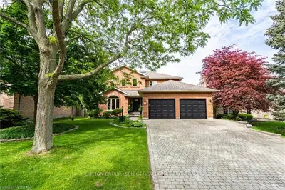 5 BRACEBRIDGE Court, London North, ON N5X 3V2