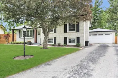 143 DELMONT Place, London North, ON N5X 1M2