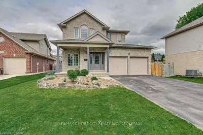 1742 ESTEVAN Road, London North, ON N5X 4G3