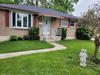 38 THORNCREST Crescent, London South, ON N6J 1K3