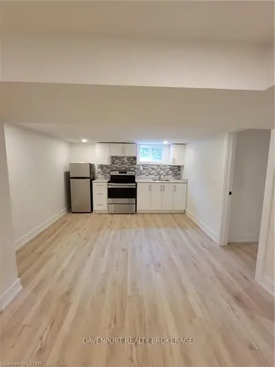 LOWER- 211 EMERSON Avenue, London South, ON N5Z 3L5