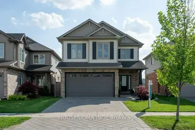 1921 CEDARHOLLOW Boulevard, London North, ON N5X 0C3