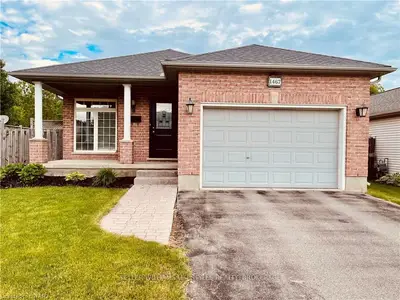 1467 SOUTH WENIGE Drive, London North, ON N5X 4M9