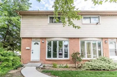 700 Exeter Road 32, London South, ON N6E 1L2