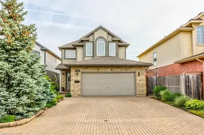 1588 MCNEIL Place, London South, ON N6M 0A2