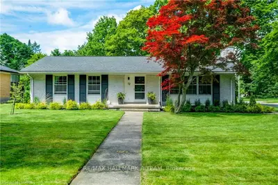 72 KINGSFORD Crescent, London South, ON N6C 4E3
