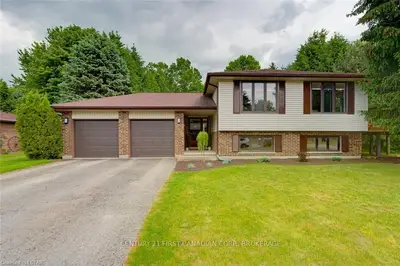 519 PAMELA Drive, Strathroy-Caradoc, ON N0L 1W0