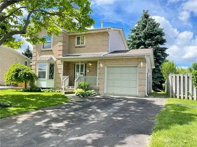 68 BLANCHARD Crescent, London North, ON N6G 4E4