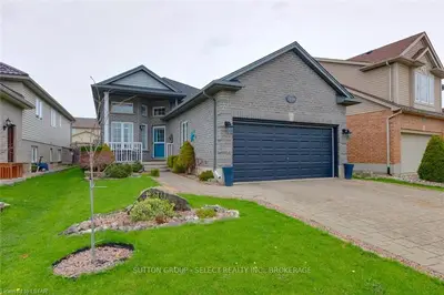 1210 SOUTH WENIGE Drive, London North, ON N5X 4M3