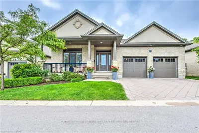 181 SKYLINE Avenue 17, London North, ON N5X 0B2