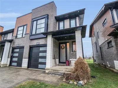 985 West Village Square, London North, On N6h 5j9