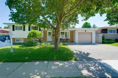 74 DEVERON Crescent, London South, ON N5Z 4B5