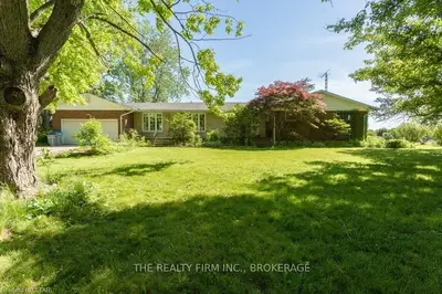 2522 THOMPSON Drive, Strathroy-Caradoc, ON N0L 1W0