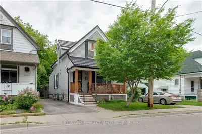 13 CUMMINGS Avenue, London North, ON N6H 1J6