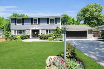 242 HUNT CLUB Drive, London North, ON N6H 3Z1