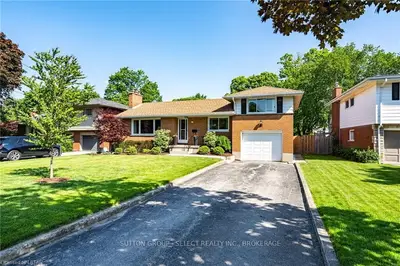 494 AVERILL Place, London South, ON N6C 2S1