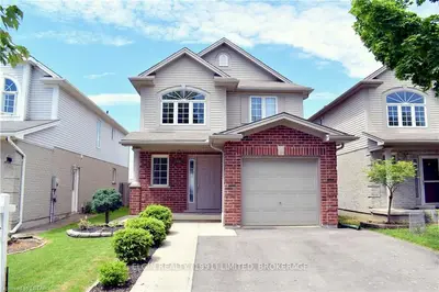 2496 MEADOWGATE Boulevard, London South, ON N6M 1L7