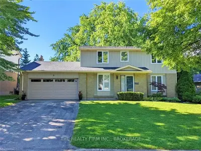 9 HUNTER WOODS Crescent, London South, ON N6J 2A9