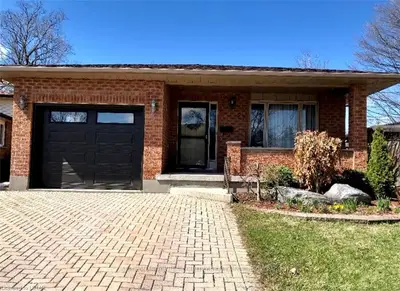 27 DANIELLE Crescent, London East, ON N5W 5Z1