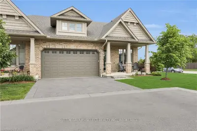 2250 BUROAK Drive 127, London North, ON N6G 5C1
