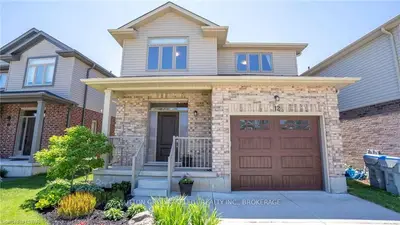 12 QUEENSWAY Drive, Strathroy-Caradoc, ON N7G 3X4