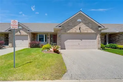 375 SCOTT Street 28, Strathroy-Caradoc, ON N7G 4G7