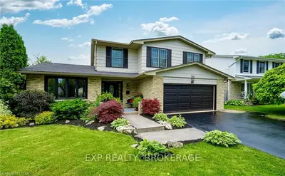 332 VILLAGE GREEN Avenue, London South, ON N6J 3Z7
