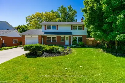 125 NAOMEE Crescent, London North, ON N6H 3T6