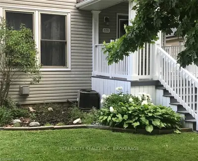 676 EMERY Street E, London South, ON N6C 2G4