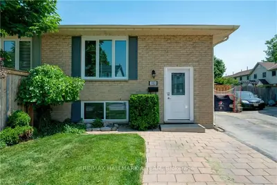 102 BONAVENTURE Drive, London East, ON N5V 4A7