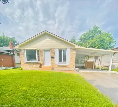 27 PIERS Crescent, London South, ON N6E 1Z1