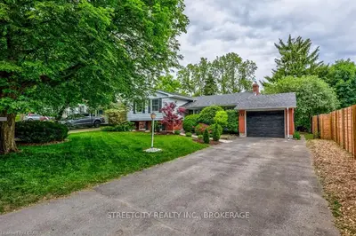 21 COWAN Place, London South, ON N6C 2X4