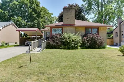 1735 WHITEHALL Drive, London East, ON N5W 1Z1