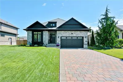2628 EMERSON Street, Strathroy-Caradoc, ON N0L 1W0