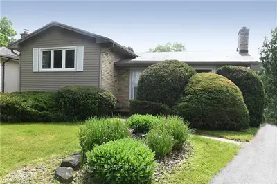 151 MERIDENE Crescent W, London North, ON N5X 1G3