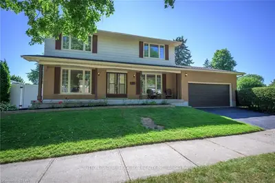 106 CAMDEN Court, London North, ON N5X 2K4