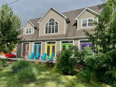28 Centre Street, Lambton Shores, ON N0M 1T0
