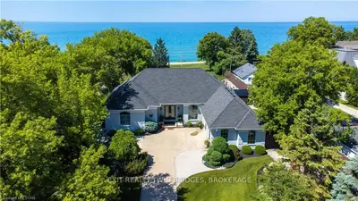 2120 HURON SHORES Drive, Sarnia, ON N7T 7H6