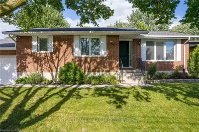 85 MACHENRY Street, Lambton Shores, ON N0N 1J0