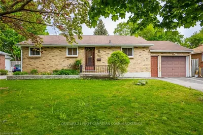 295 BLOXAM Avenue, London South, ON N6J 3K5