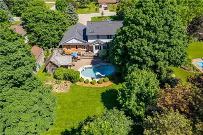 62 OUTER Drive, London South, ON N6P 1E4