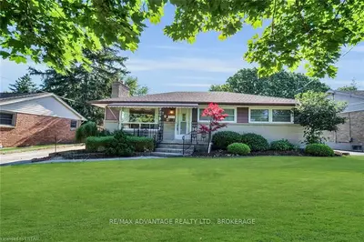 392 Beachwood Avenue, London South, ON N6J 3K1