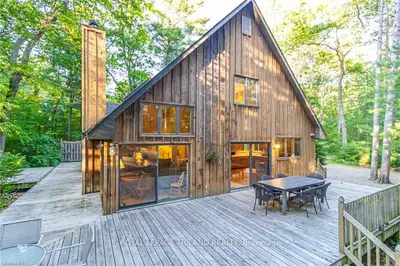 10401 PINETREE Drive, Lambton Shores, ON N0M 1T0