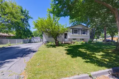 1082 OSGOODE Drive, London South, ON N6E 1E4