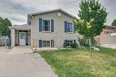 48 BLANCHARD Crescent, London North, ON N6G 4E4