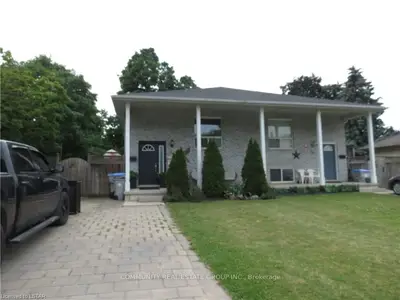 16 MOORE Street, Strathroy-Caradoc, ON N7G 3X4